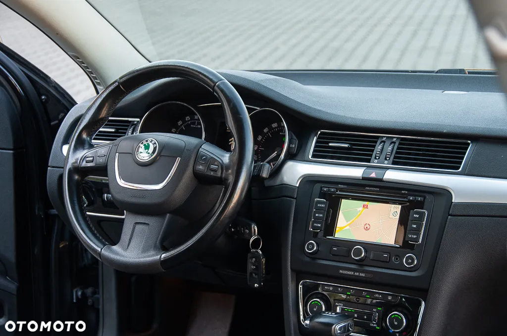 Skoda Superb 2.0 TDI DSG Exclusive - 17