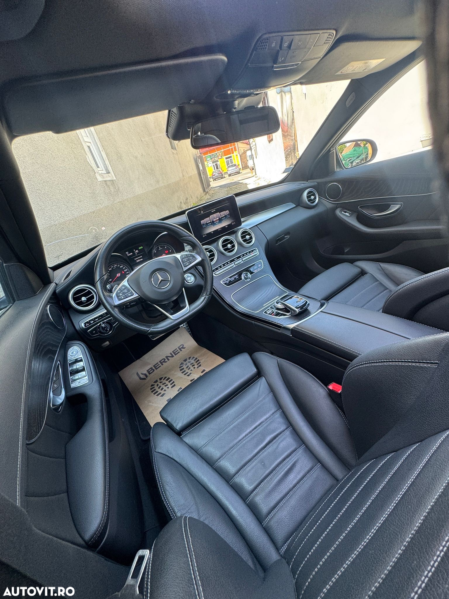 Mercedes-Benz C - 11