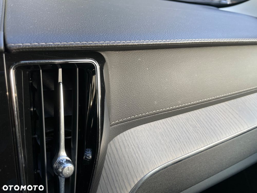 Volvo XC 60 B4 D AWD Inscription - 18