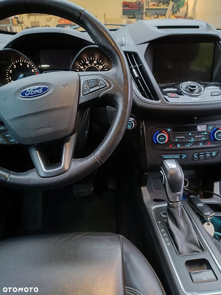 Ford Escape 2.0 EcoBoost AWD Titanium - 12