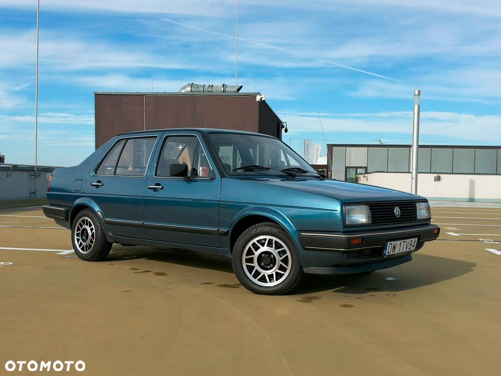 Volkswagen Jetta - 5