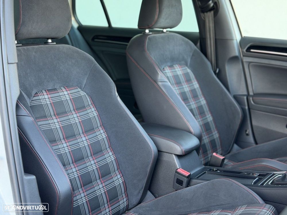 VW Golf 2.0 TSi GTi DSG - 22