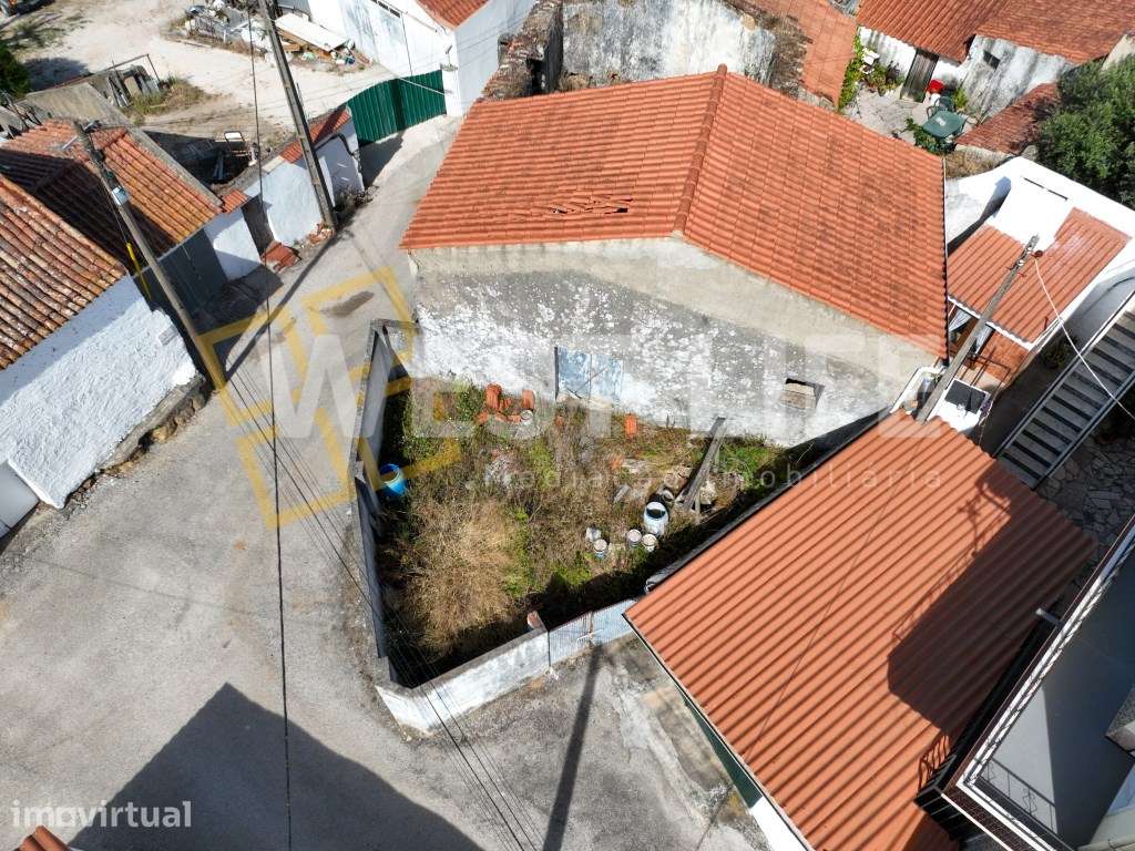 Antiga Adega com Projeto Aprovado para Moradia T1+1 | Aboboreira - Grande imagem: 2/18
