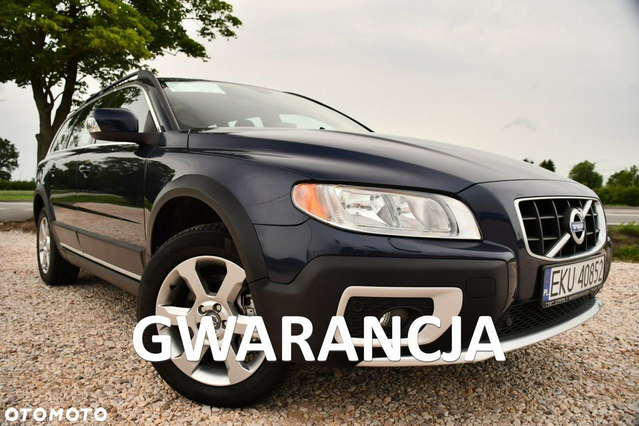 Volvo XC 70 2.4D Momentum - 1
