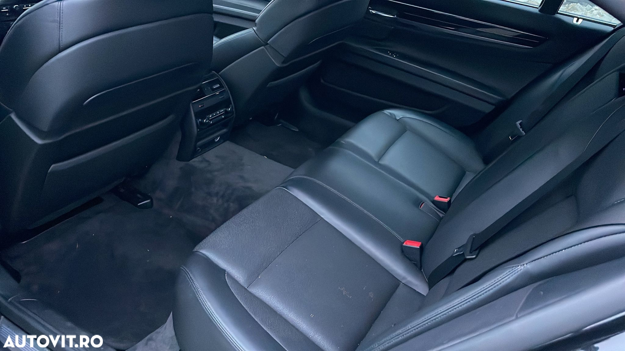 BMW Seria 7 750Li xDrive - 5