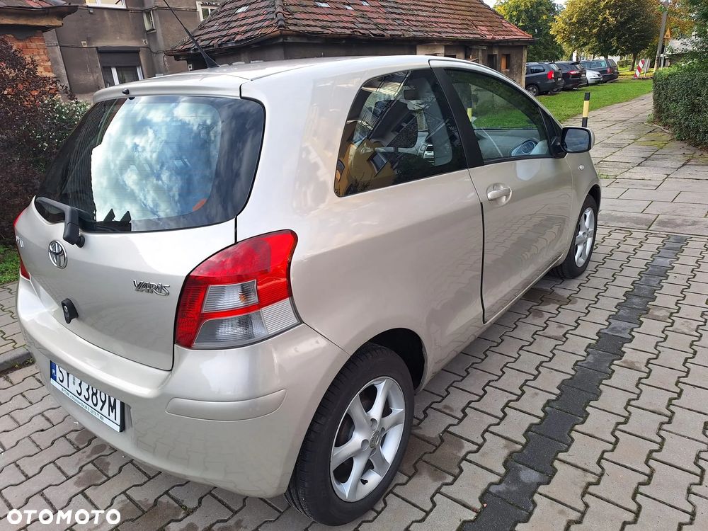 Toyota Yaris 1.4 D-4D - 5