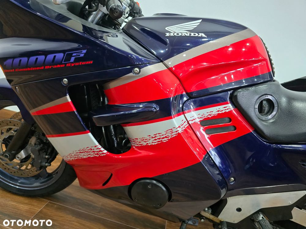 Honda CBR - 23