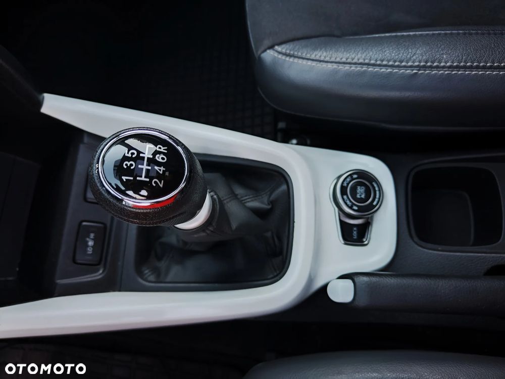 Suzuki Vitara 1.6 DDiS (4x4) Allgrip Comfort+ - 25