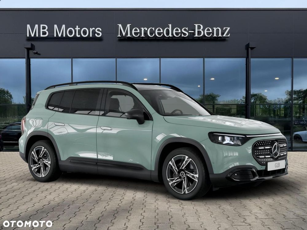 Mercedes-Benz GLB - 2