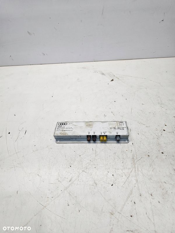 WZMACNIACZ ANTENOWY AUDI A4 B6 B7 AVANT 8E9035225P - 1