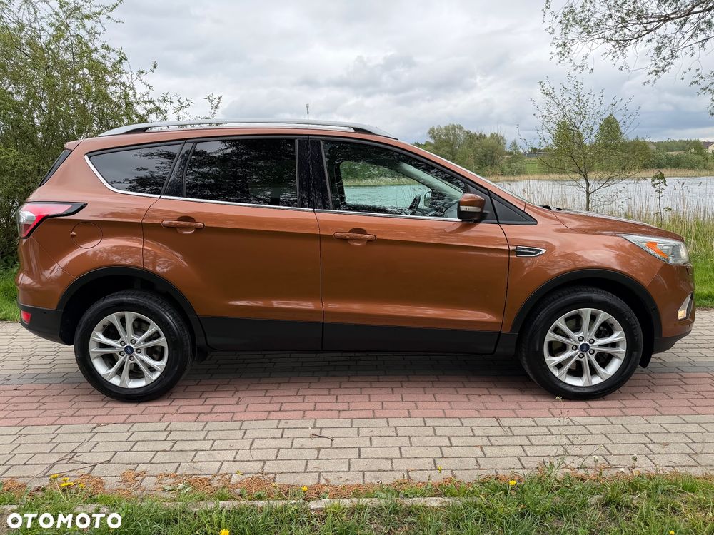 Ford Kuga 2.0 TDCi 2x4 Titanium - 2
