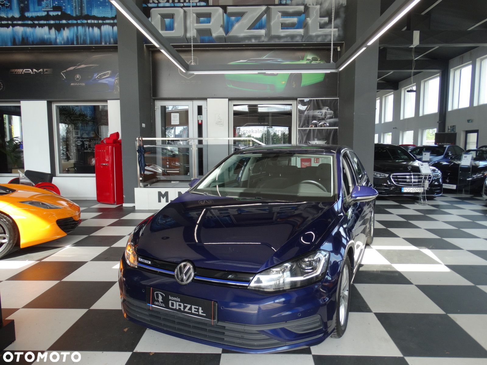 Volkswagen Golf - 1