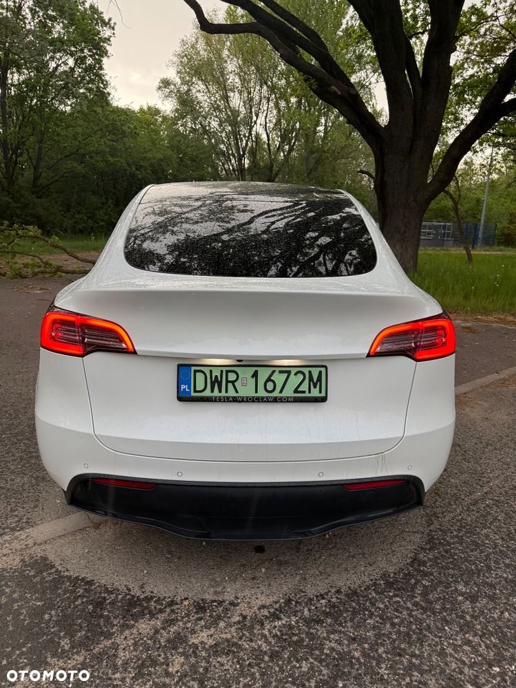 Tesla Model Y Long Range Dual Motor AWD - 11