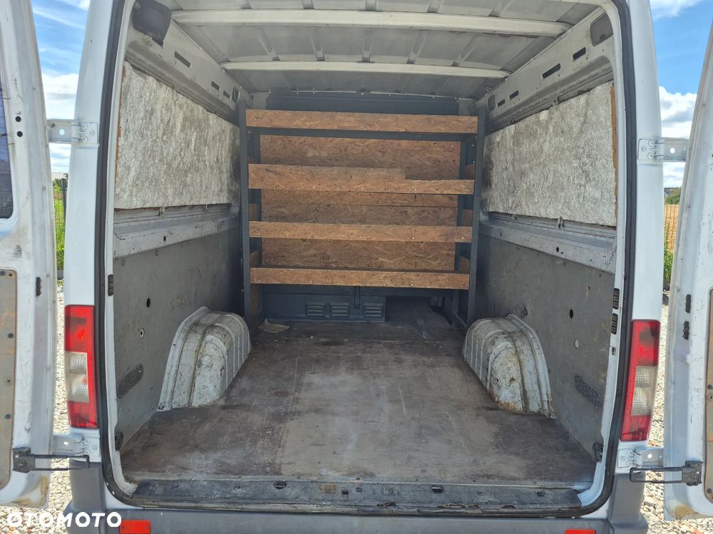 Mercedes-Benz Sprinter - 19