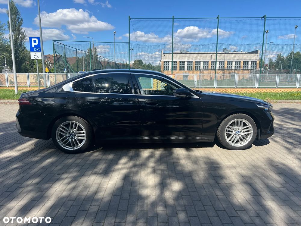 BMW Seria 5 530e PHEV - 8