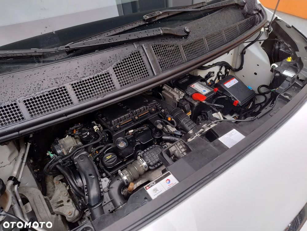 Peugeot EXPERT NOWY MODEL 1.6 HDI (101KM) AUTOMAT (L2H1) (EURO,6) KLIMA WEBASTO FULL OPCJA STAN IDEALNY NIE MA RDZY 100% BEZWYPADKOWY SERWIS A.S.O. DO KOŃCA ! ! ! - 23