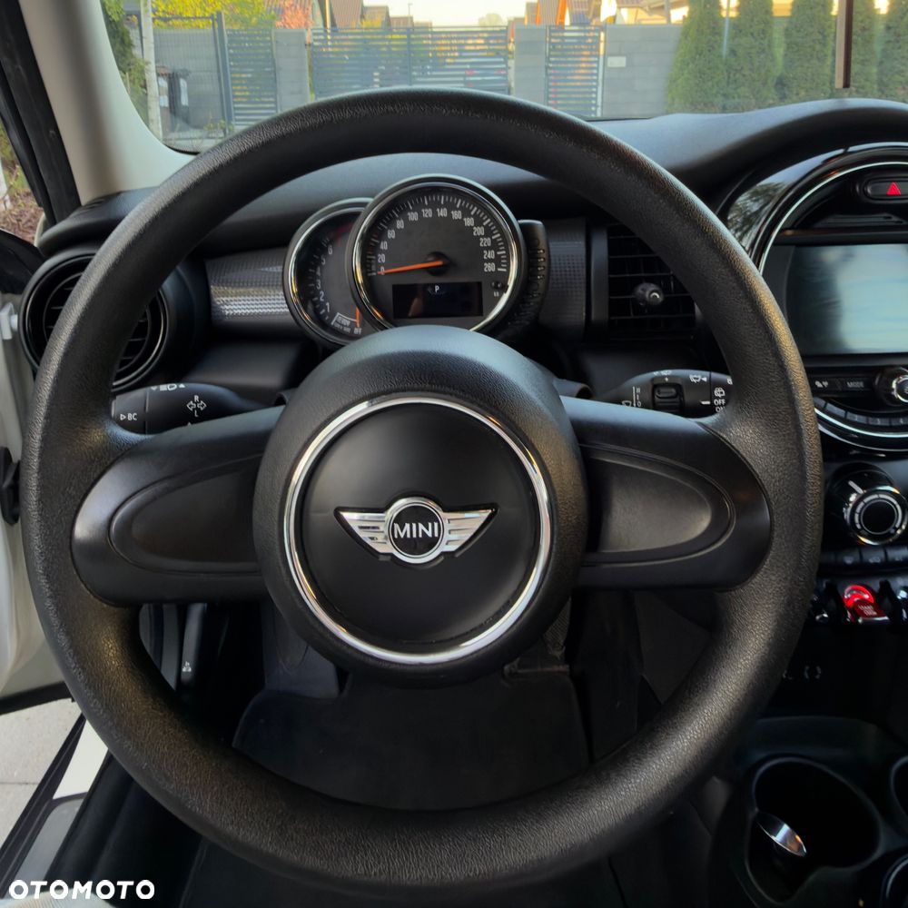 MINI Cooper Standard - 25