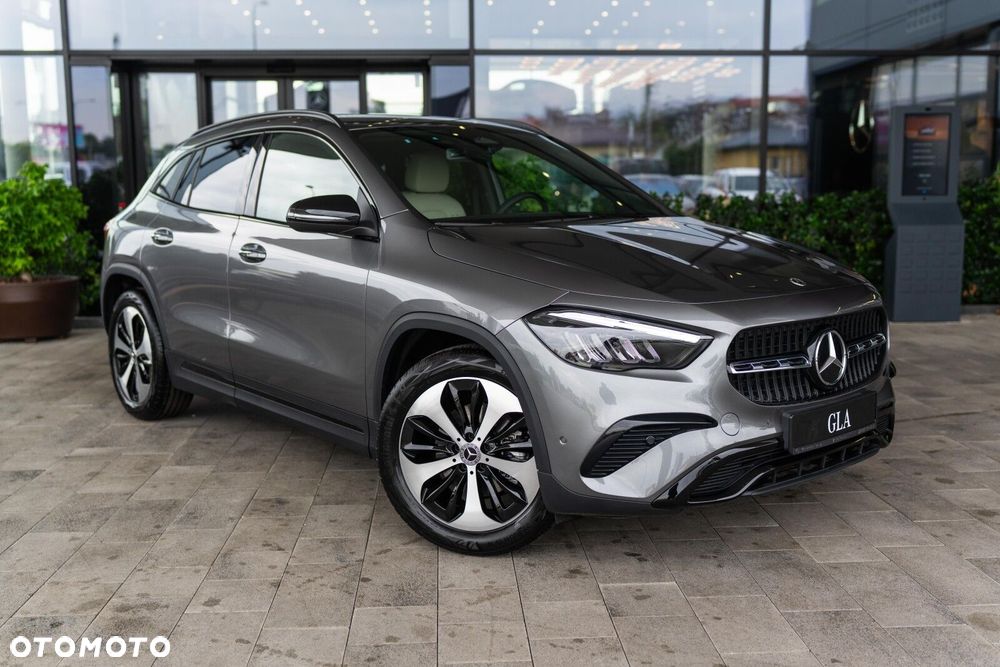 Mercedes-Benz GLA - 3
