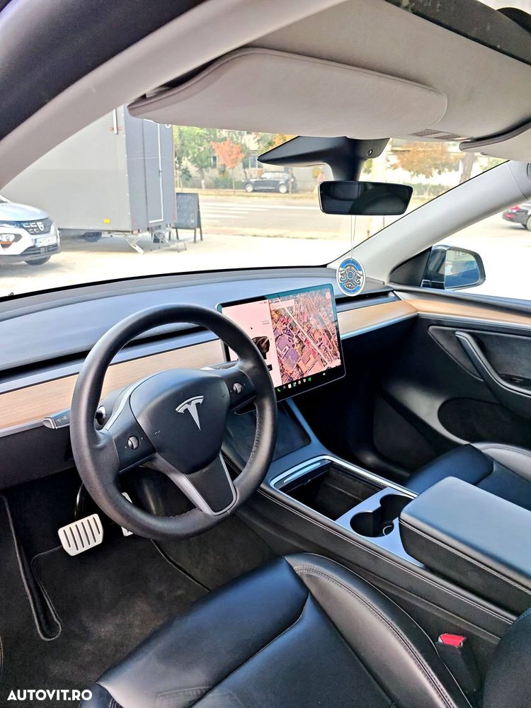 Tesla Model Y Performance Dual Motor AWD - 23