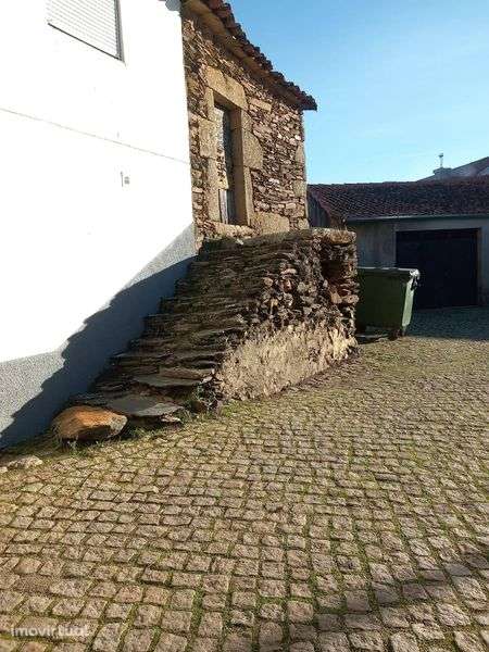 Casa para venda em mós - Grande imagem: 2/5