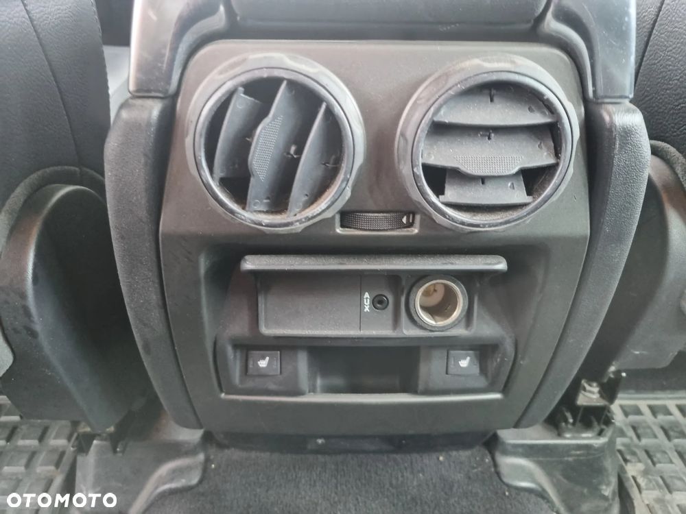 Land Rover Discovery - 8