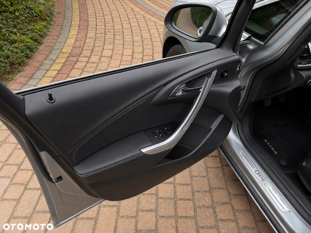 Opel Astra 1.4 ecoFLEX Cosmo - 21