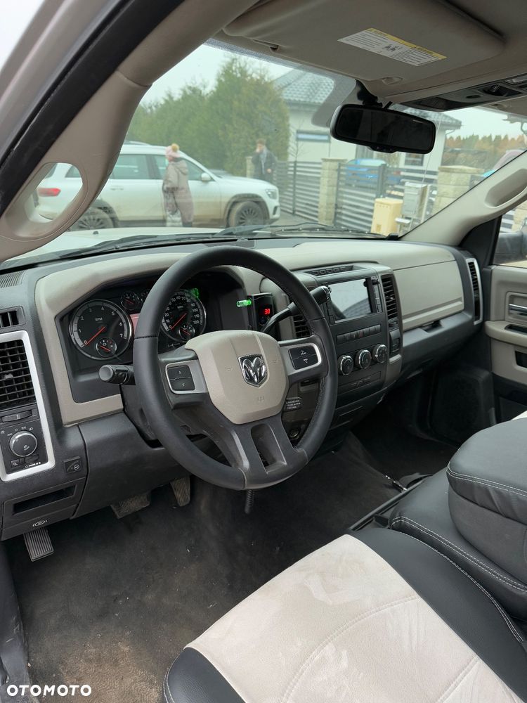 Dodge RAM 1500 5.7 4x4 - 5