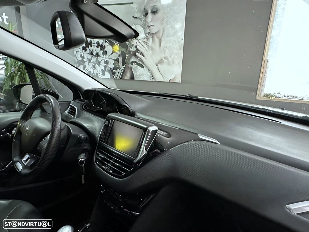 Peugeot 2008 1.2 PureTech GT Line - 19