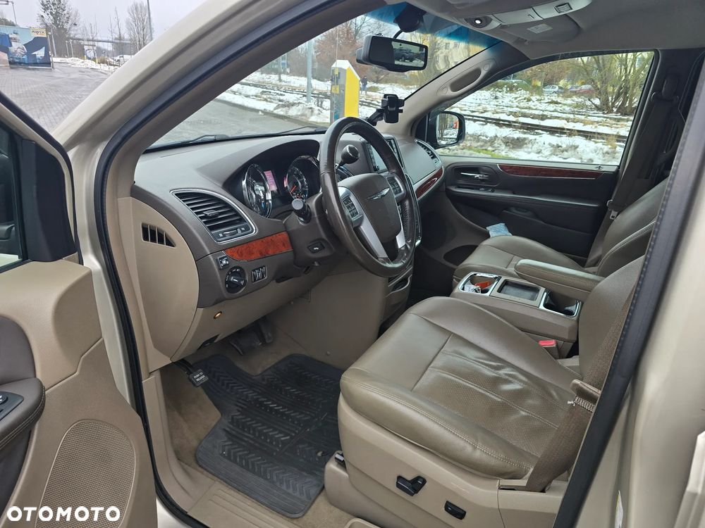 Chrysler Town & Country 3.6 Touring - 25