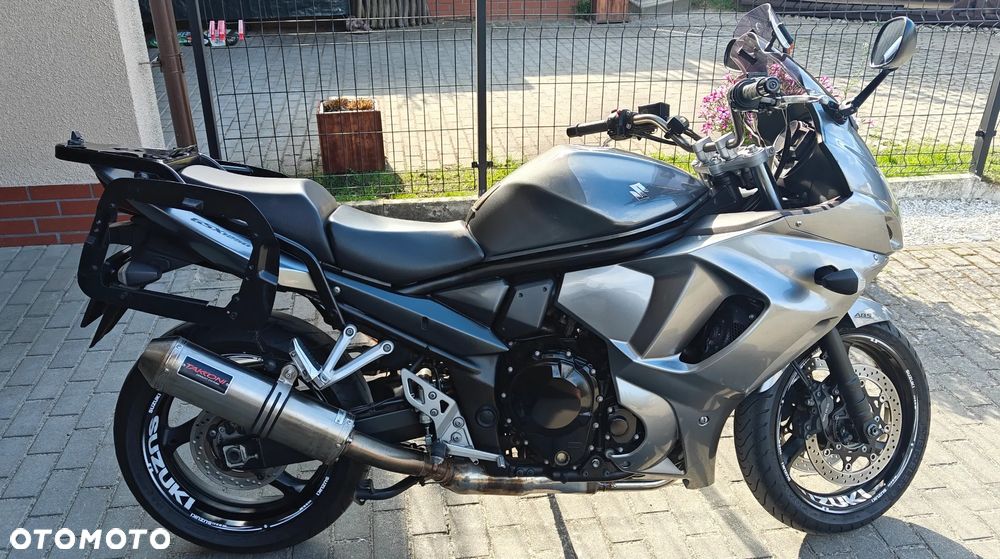 Suzuki GSX - 1
