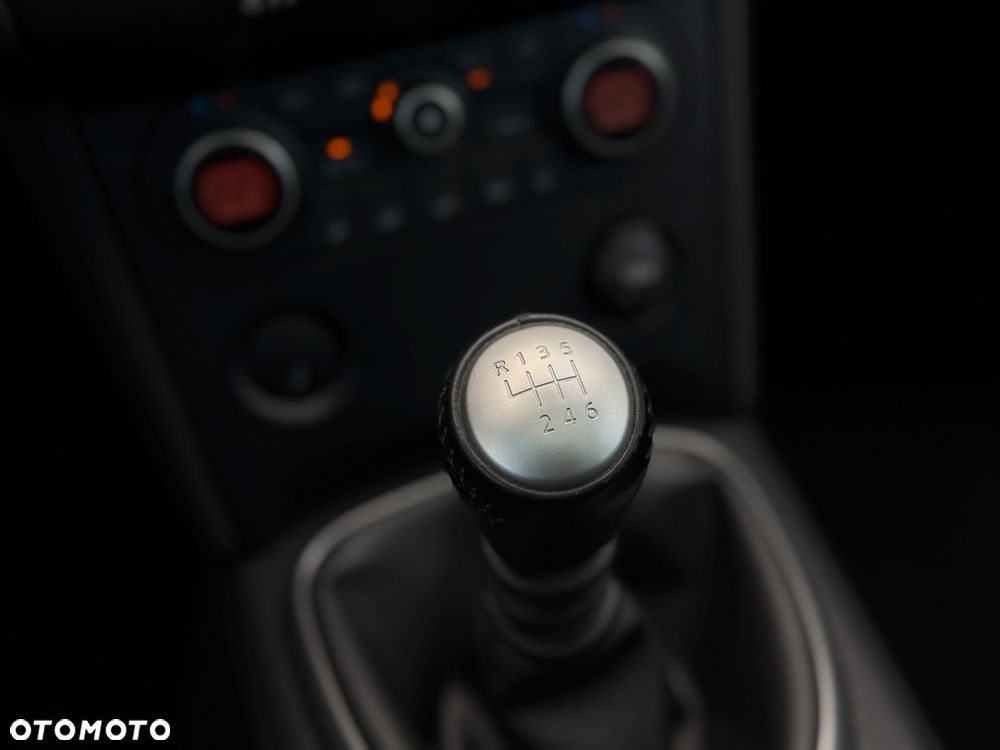 Nissan Qashqai 2.0 dCi DPF tekna - 16