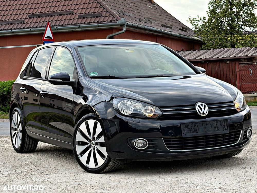 Volkswagen Golf - 1