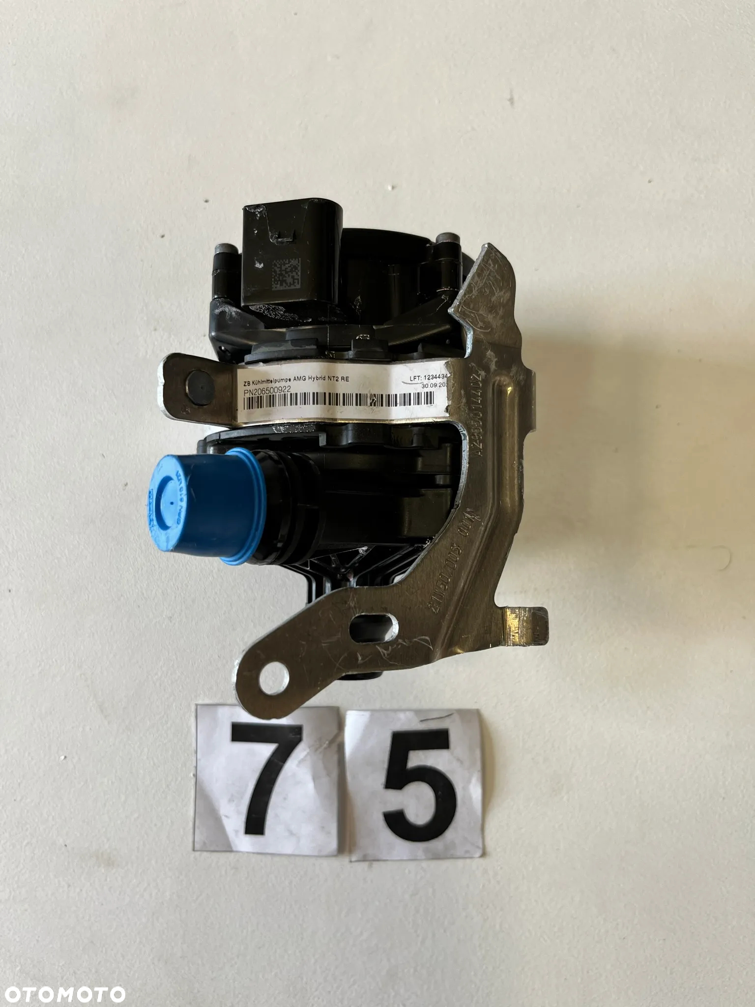 MERCEDES AMG POMPA WODY A0005008900 - 2