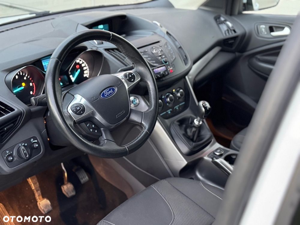 Ford Kuga 2.0 TDCi 2x4 Trend - 6