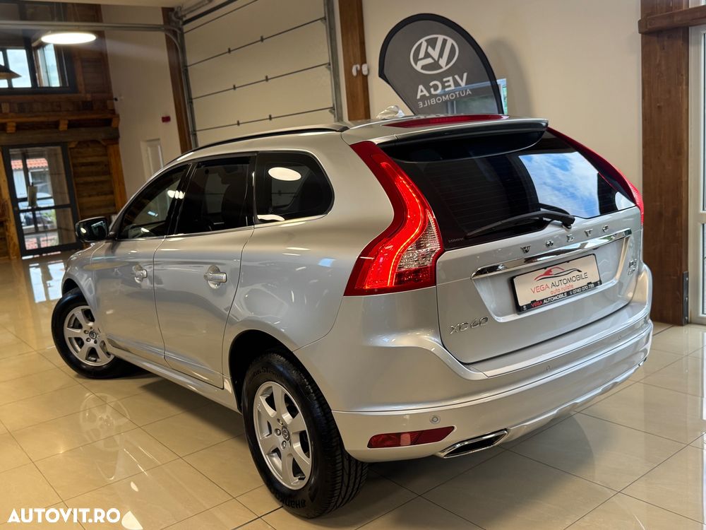 Volvo XC 60 D4 AWD Geartronic Momentum - 5
