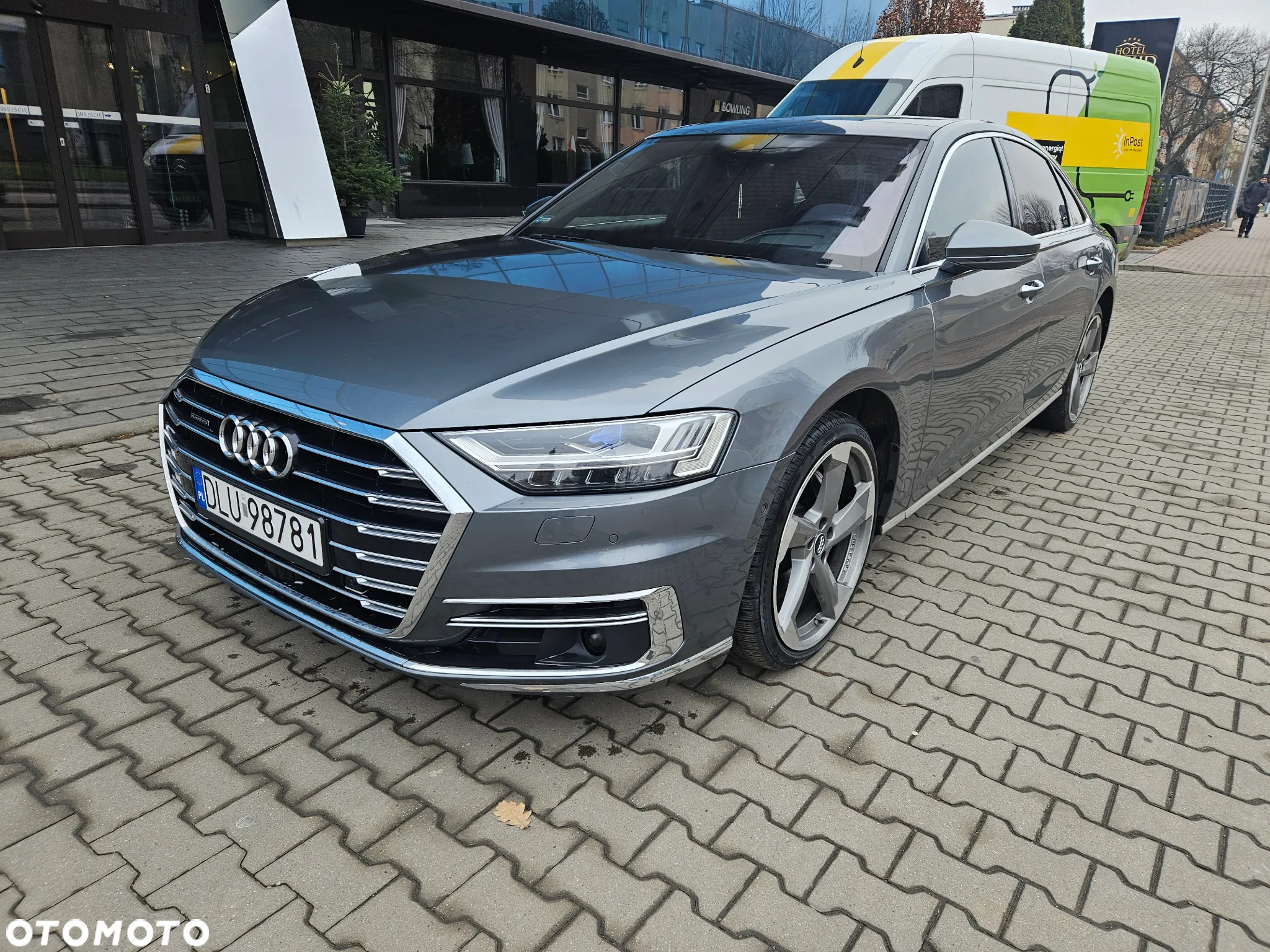 Audi A8 - 4