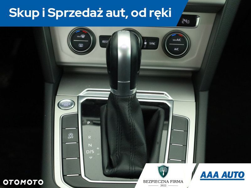 Volkswagen Passat - 15