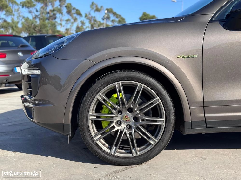 Porsche Cayenne S E-Hybrid - 28