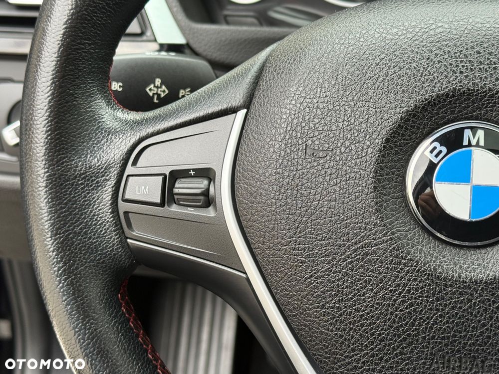 BMW Seria 3 320i xDrive - 19