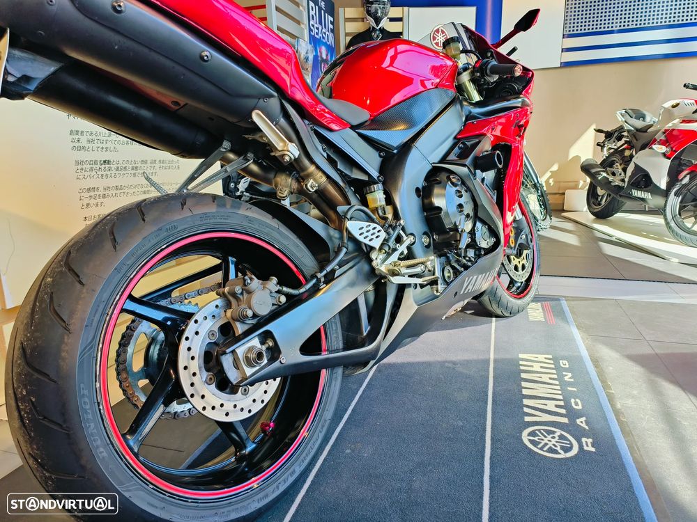 Yamaha YZF R1 - 7