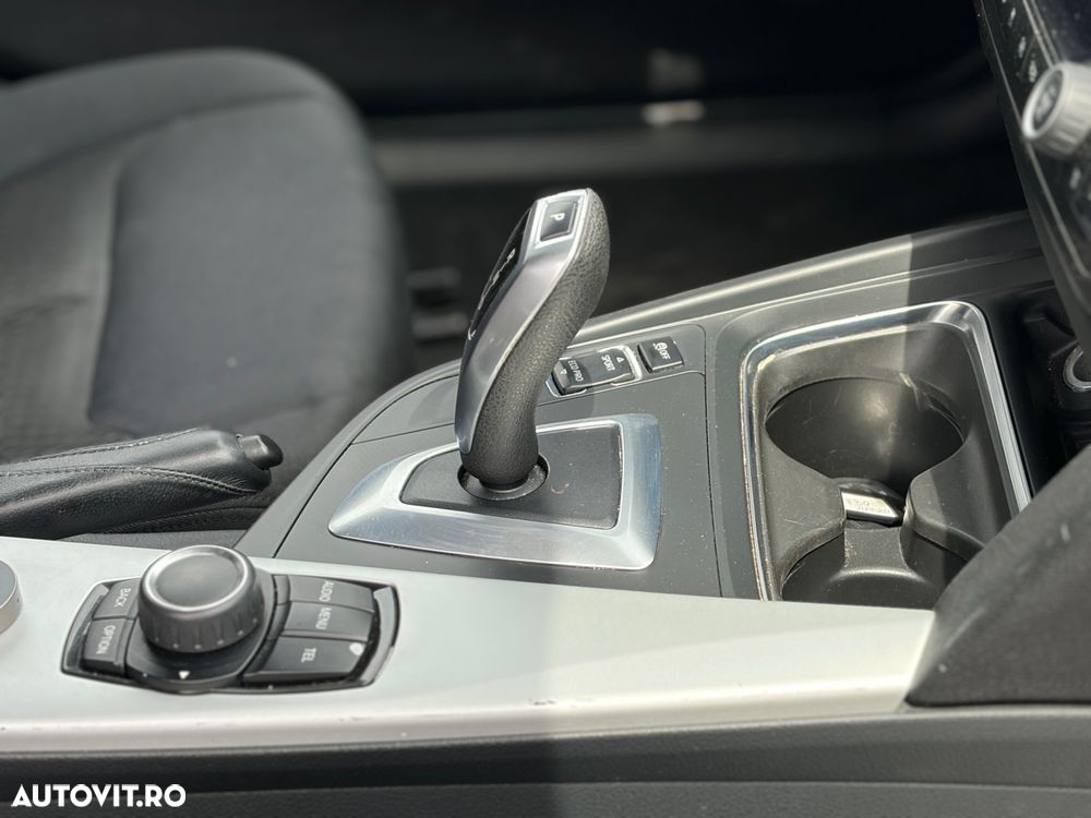 BMW Seria 3 320d xDrive DPF Aut. Edition Sport - 11
