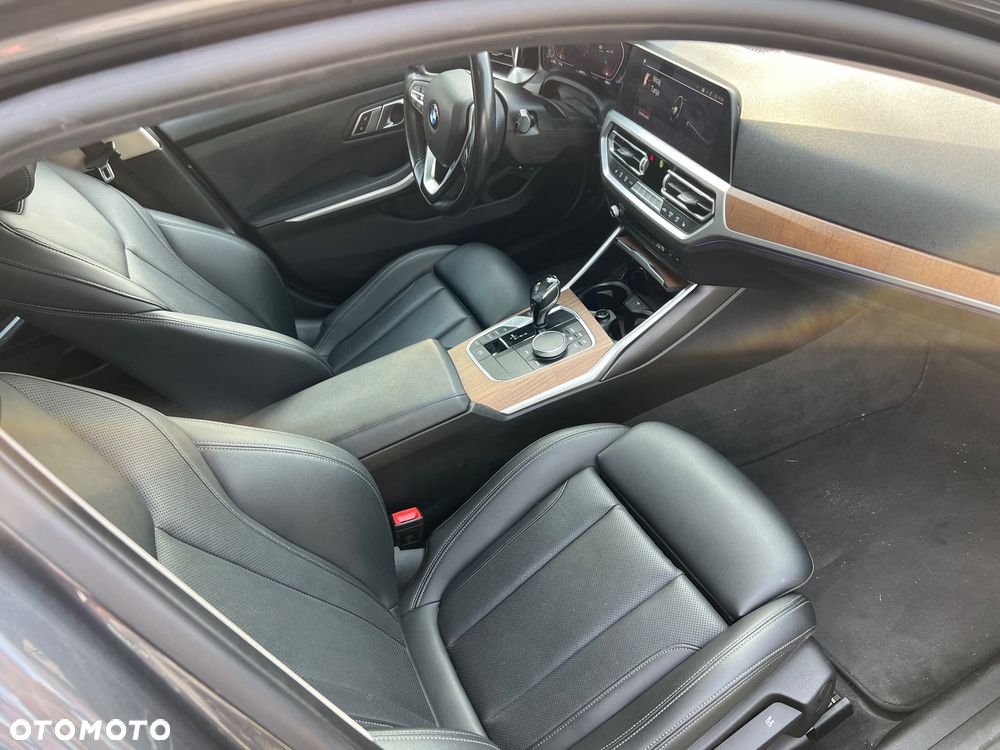 BMW Seria 3 320d xDrive - 18