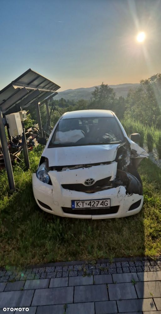 Toyota Yaris 1.0 Entry EU5 - 1