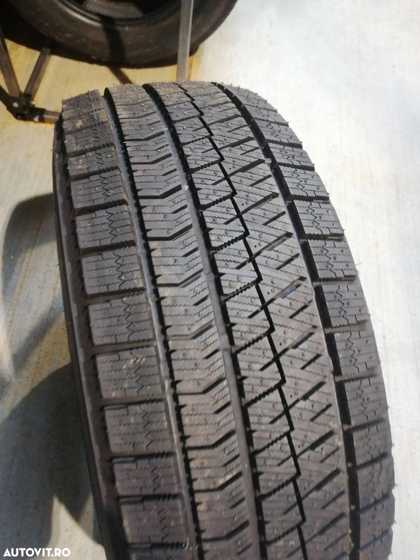 Anvelope noi iarna 215/55 R18 BRIDGESTONE BLIZZAK ICE 95S - 2