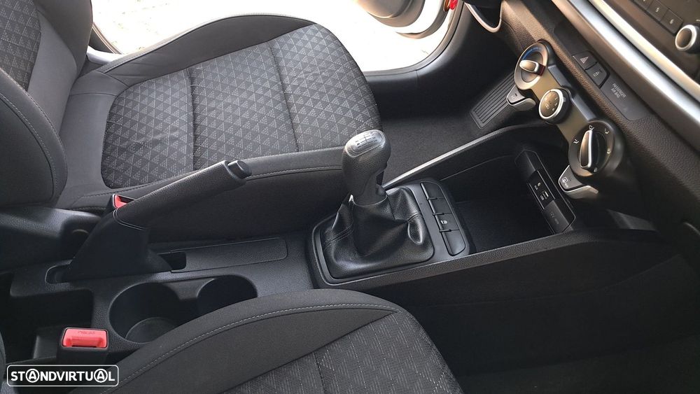 Kia Rio 1.4 CRDi TX - 29