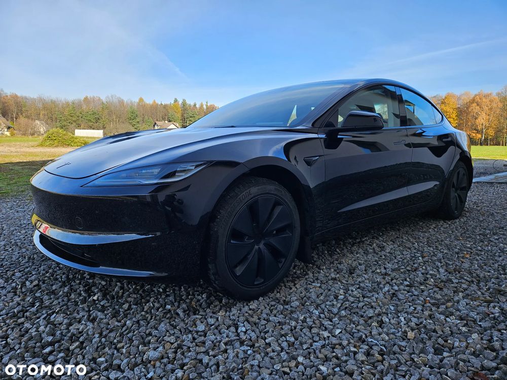 Tesla Model 3 - 5