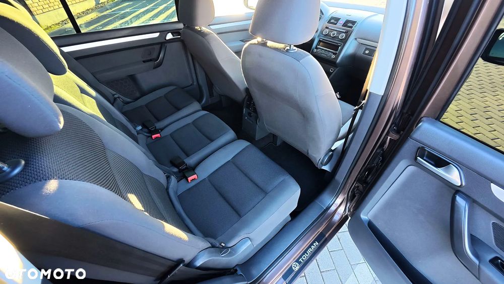 Volkswagen Touran 1.6 TDI DPF BlueMotion Technology DSG Highline - 12