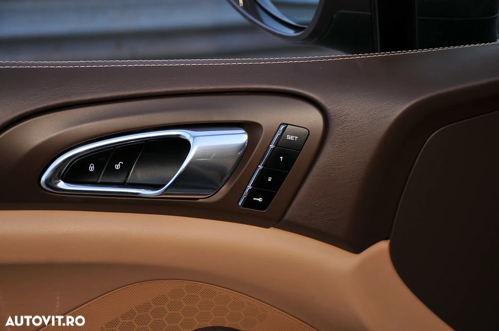 Porsche Cayenne - 22