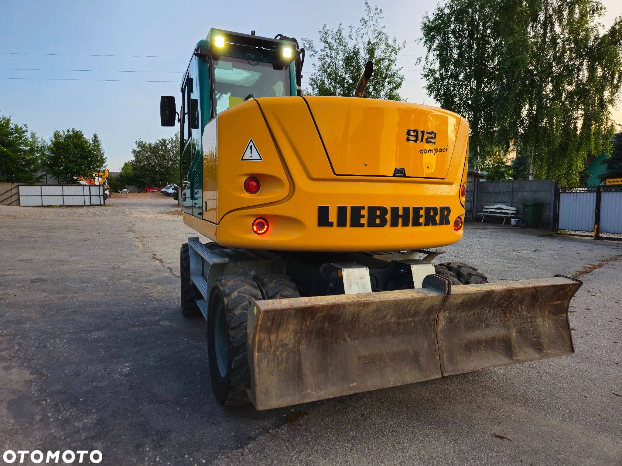 Liebherr 912 compact - 12