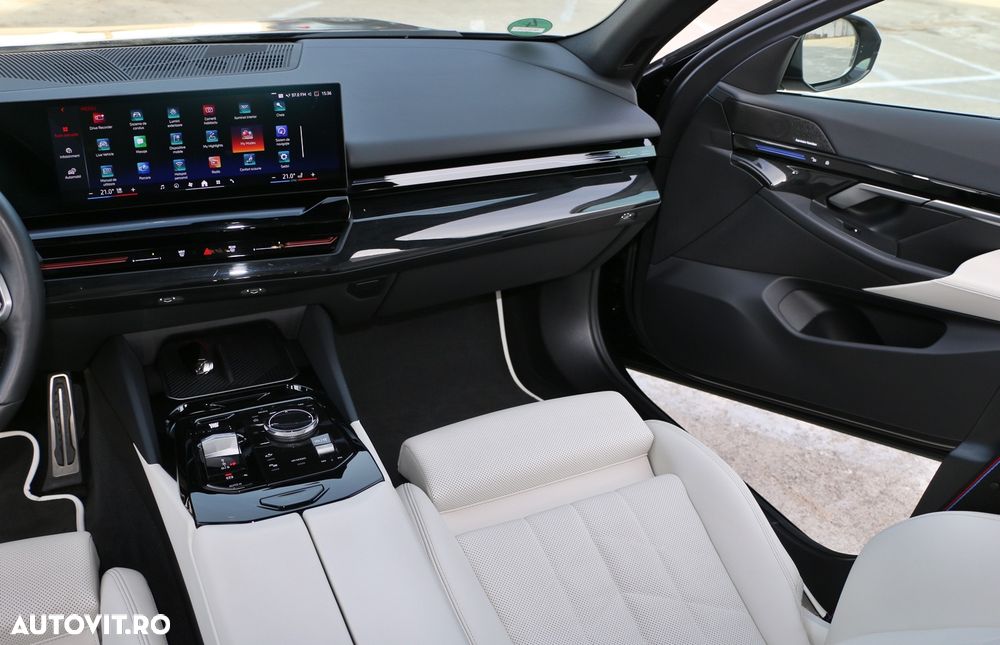 BMW Seria 5 520d Aut. - 27
